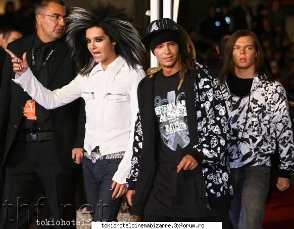 bill are blugii prea stramtzi!! Strify's girlfriend