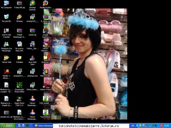 deci..aici vom vota desktopul lunii!! :rotfl:  :rotfl: uitatzi-l si pe al meu ...e strify :rotfl:
